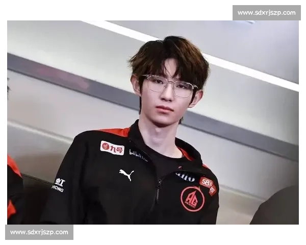 一诺出场即炸场：KPL 顶流的人气密码